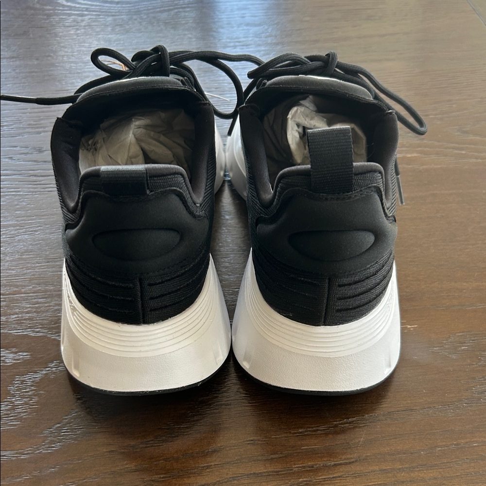 Adidas Swift Run 23 NWT - Picture 4 of 9